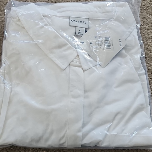 Ava & Viv Classic White Collared Shirt - Picture 2 of 14